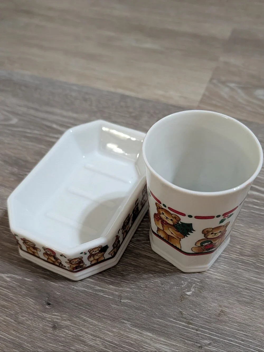 Ceramic Christmas Bear Pattern Toothbrush Cup and Soap Dish